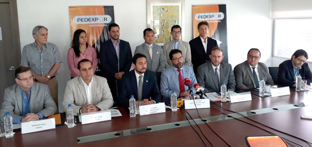 Fedexpor y representantes del sector productivo de banano, mango, flores, cacao y pesca comunicaron la problem&aacute;tica que adolece el sector.