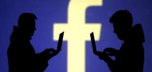 Estadounidense que reclama mitad de Facebook estudia pedir asilo en Ecuador