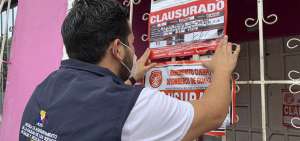 Personal de la Agencia de aseguramiento de la calidad de salud realiza visitas frecuentes a los establecimientos para verificar su funcionamiento.