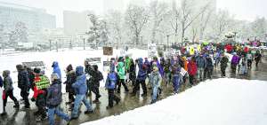 Grupos ecologistas protestaron en Denver, Estados Unidos, para que el Gobierno se comprometa a tomar acciones para disminuir el cambio clim&aacute;tico. 