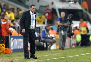 Luis Fernando Su&aacute;rez mostr&oacute; su descontento por la derrota ante Ecuador. Foto: EFE