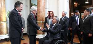 Previo al cambio de mando en Chile, el presidente Len&iacute;n Moreno se reuni&oacute; con el primer mandatario Sebasti&aacute;n Pi&ntilde;era en la Academia Diplom&aacute;tica Andr&eacute;s Bello para desearle &eacute;xitos en su mandato.  