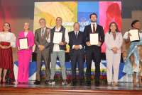 Los asambleístas y parlamentarios andinos recibieron sus credenciales por parte del CNE. 