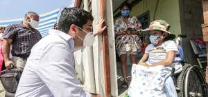 En su recorrido por El Oro, el vicepresidente Otto Sonnenholzner escuch&oacute; los requerimientos de la ciudadan&iacute;a, de grandes y peque&ntilde;os.