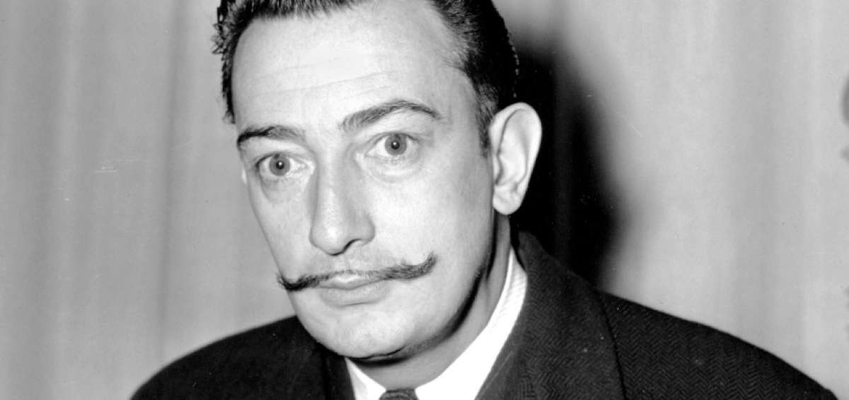 Exhuman el cuerpo de Salvador Dal&iacute; por demanda de paternidad