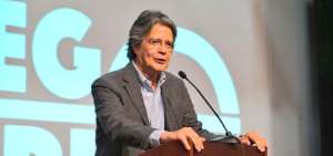 Guillermo Lasso deber&aacute; suspender sus recorridos pre-electorales debido a su operaci&oacute;n. 