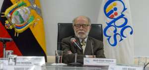 Julio C&eacute;sar Trujillo, presidente del Consejo transitorio, tambi&eacute;n ha reaccionado a las cr&iacute;ticas al organismo y ha expresado que nada detendr&aacute; la evaluaci&oacute;n de autoridades en el pa&iacute;s. 