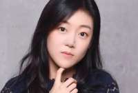Kang Seo-Ha nació en 1994 y comenzó su carrera en la actuación en 2012. 