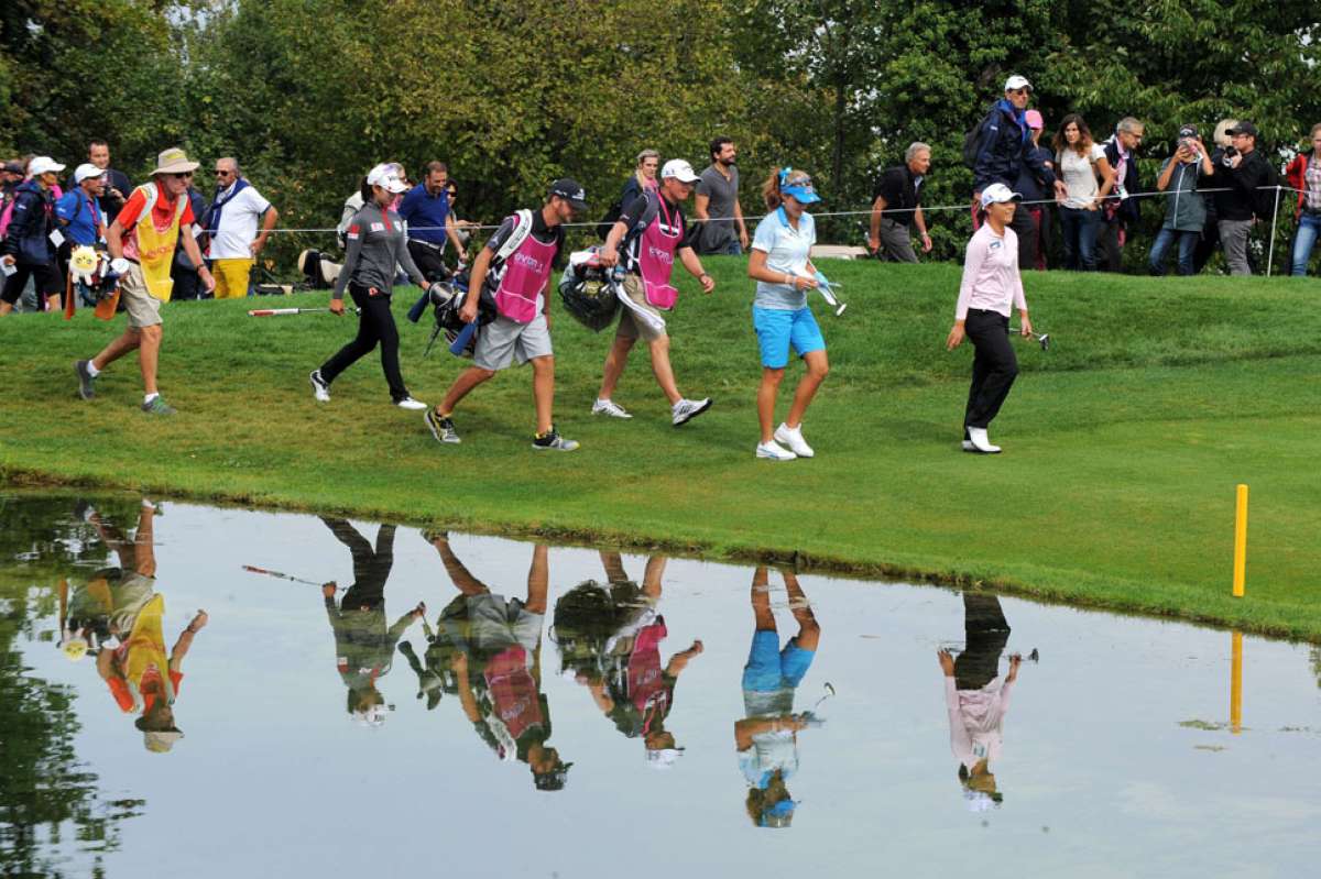 Lydia Ko (primera a la derecha) tiene 17 a&ntilde;os de edad. Foto: AFP