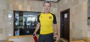 El uruguayo ataj&oacute; hasta los 38 a&ntilde;os. Jug&oacute; 15 a&ntilde;os en Pe&ntilde;arol, club con el que se retir&oacute; en la temporada 1997.
