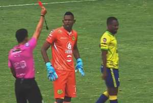  Alexi Lemos se fue expulsado tras un blooper