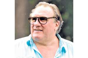Actor presion&oacute; para exhibir filme sobre la  FIFA