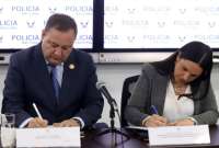 El ministro del Interior, Juan Zapata, y la secretaria de Educación Superior, Ciencia, Tecnología e Innovación (Senescyt), Andrea Montalvo, suscribieron un acuerdo interinstitucional.