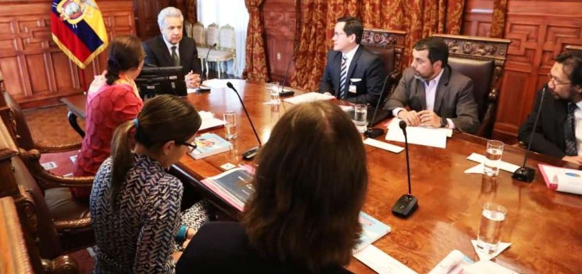 El presidente Len&iacute;n Moreno se reuni&oacute; con el frente social de su gobierno.