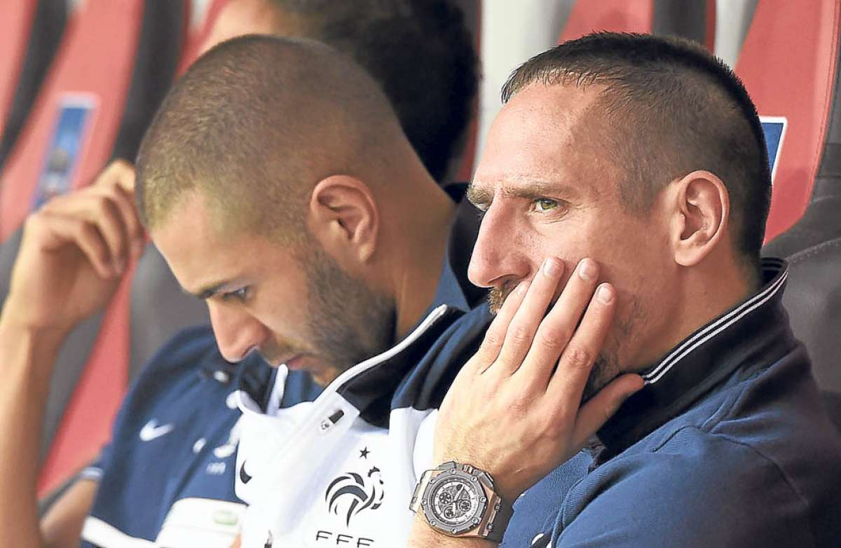 Lesi&oacute;n de Ribery crea un dilema en Francia
