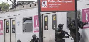 Agentes realizan simulacro en caso de atentado terrorista