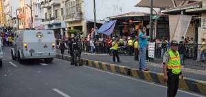 3 muertos y 7 heridos en asalto frustrado en el sector de la bah&iacute;a de Guayaquil