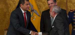 Correa oficializ&oacute; a los nuevos ministros y les inst&oacute; a no defraudar al pueblo ecuatoriano (Video)