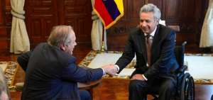 Ejecutivo recibi&oacute; en Carondelet a representantes del sector petrolero