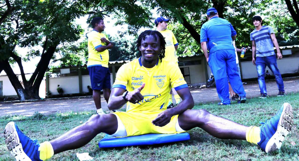 El jugador cumplir&aacute; un plan de trabajo organizado por el Cuerpo T&eacute;cnico de la Tricolor. Foto toma del Facebook del PF Rodrigo Figueroa.