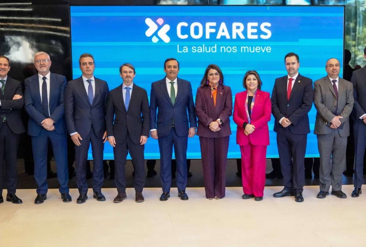 Pinto mantuvo reuniones sobre salud y anunci&oacute; becas para ecuatorianos.