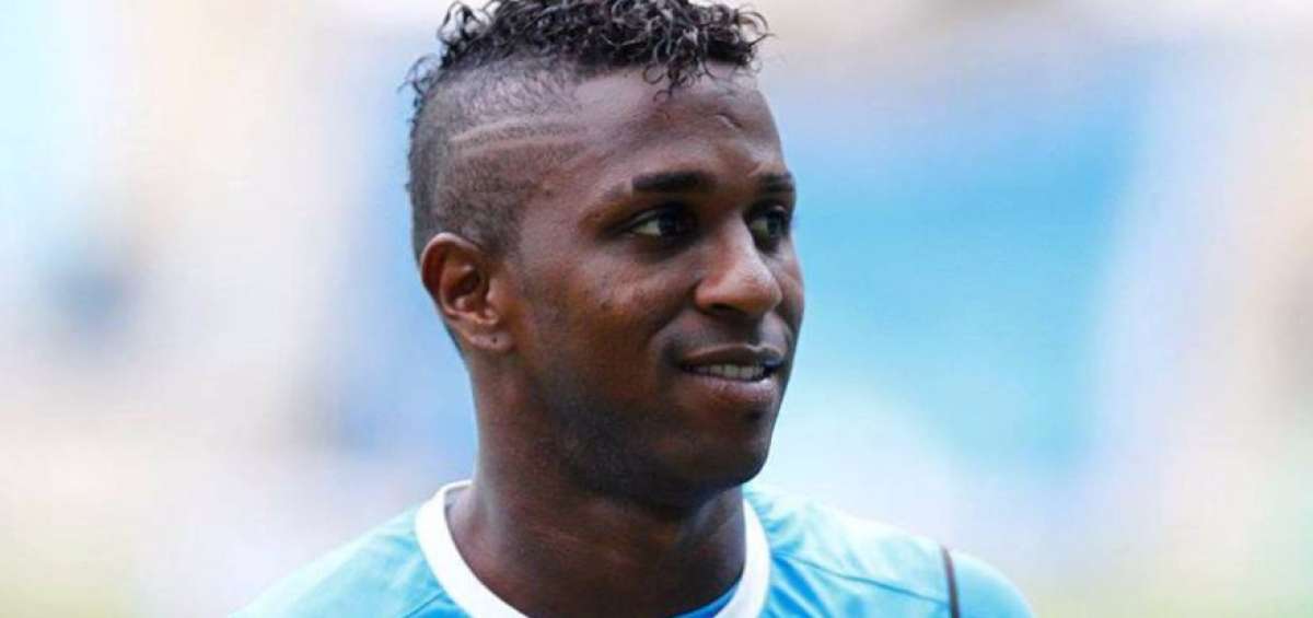 Gremio recibe propuesta del  Shandung Luneng por Miler Bola&ntilde;os