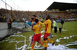 Aucas y Liga de Quito empatan a 1 en el regreso del supercl&aacute;sico capitalino