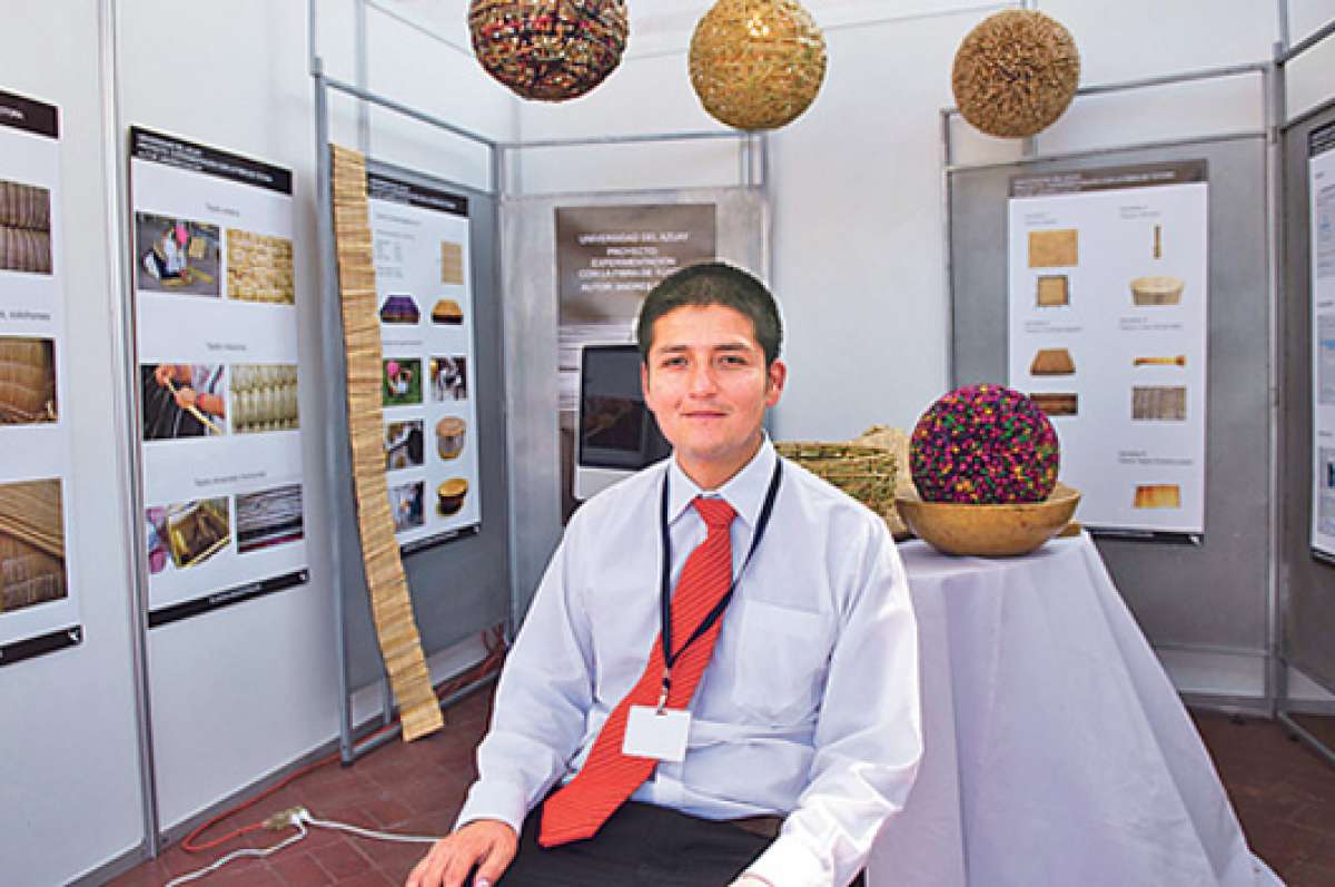La totora fue la inspiraci&oacute;n para Andr&eacute;s Culcay, quien es licenciado en Dise&ntilde;o de Objetos. &Eacute;l gan&oacute; en la categor&iacute;a de saberes ancestrales. Foto: Pilar Vera.