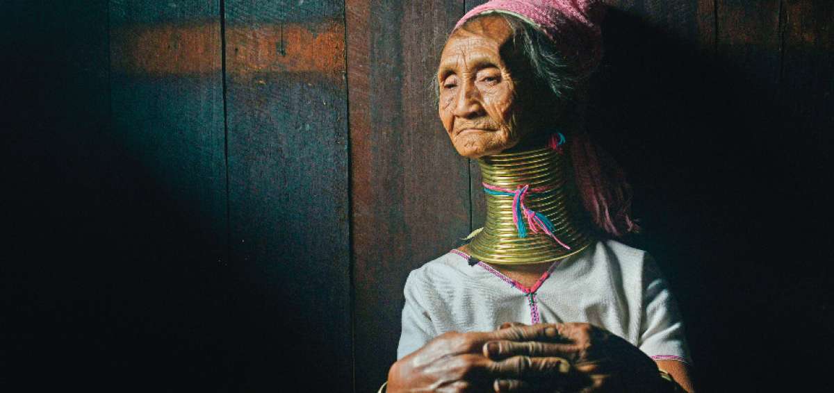 Las &uacute;ltimas mujeres &lsquo;cuello de jirafa&rsquo;