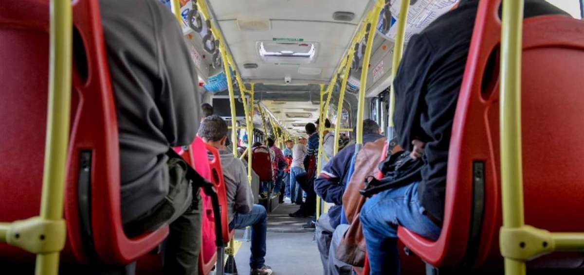 Biarticulados empiezan a funcionar con problemas