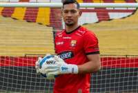 José Contreras tuvo que dejar el Clásico por una lesión
