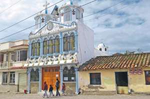 En esta tierra tradicional, en donde se imponen las leyes comunitarias y las mingas solidarias que buscan el beneficio com&uacute;n, la iglesia fue construida hace cinco a&ntilde;os y all&iacute; se veneran a la Divina Providencia y a la Virgen del Quinche.Foto: Silvia Osorio