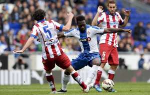 Felipao (c) fue reemplazado a los 62 por Stuani en el Espanyol. Foto: Agencia AFP