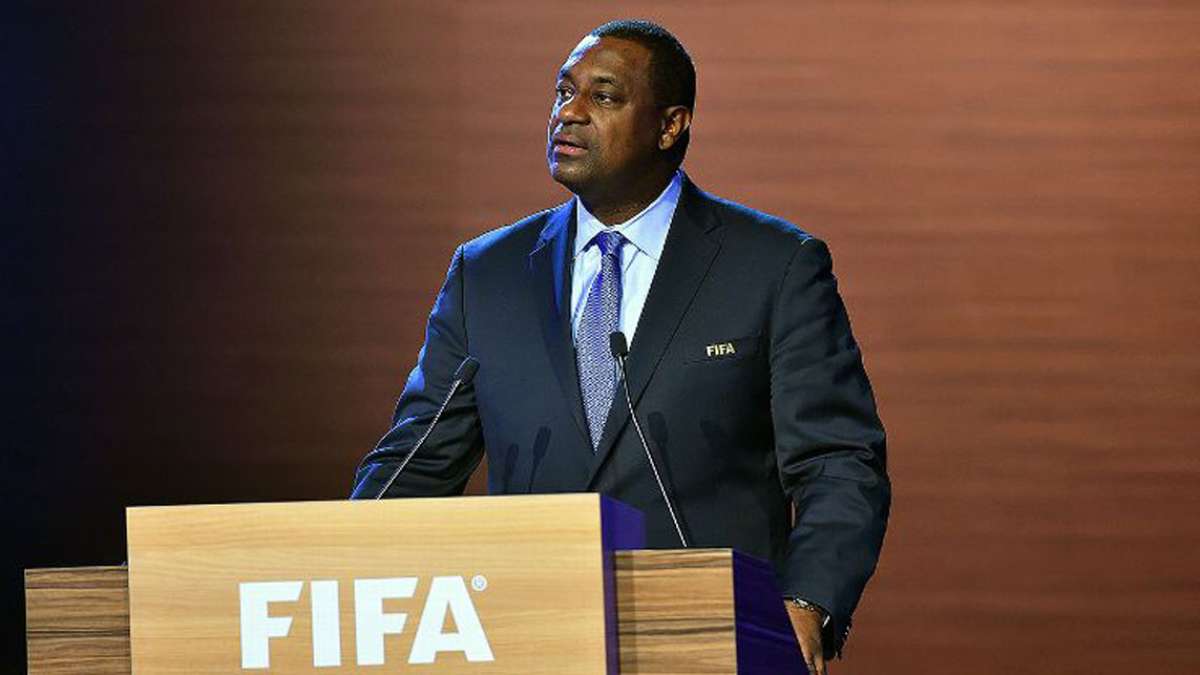 Exvicepresidente de FIFA Webb espera para declarar ante justicia de EEUU tras extradici&oacute;n