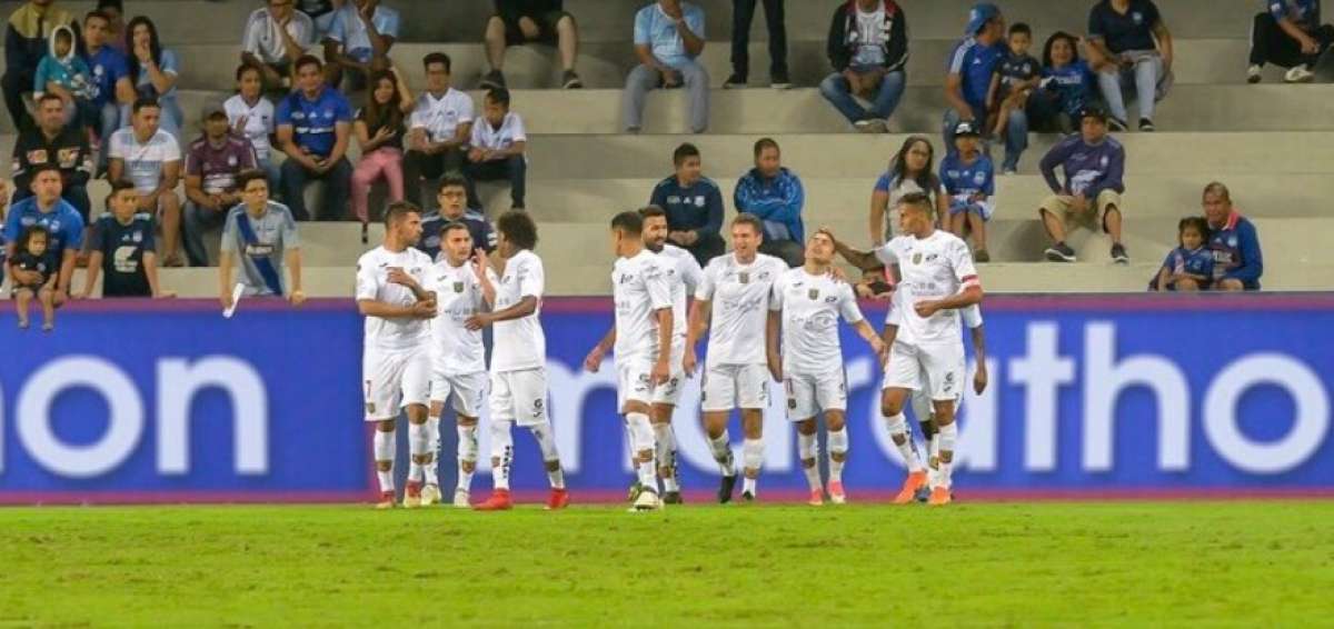 Deportivo Cuenca sorprendi&oacute; a Emelec en el Estadio Capwell