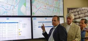 El director de la ATM, Andr&eacute;s Roche, mostr&oacute; detalles del proceso para la vigilancia del transporte urbano de la ciudad.