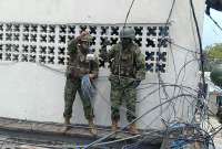 Miembros de las Fuerzas Armadas retiraron cables de internet y televisión