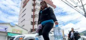 El edificio matriz del MIES, en las calles Robles y 9 de Octubre, centro-norte de Quito, es uno de los puntos m&aacute;s grandes de recepci&oacute;n de donaciones.
