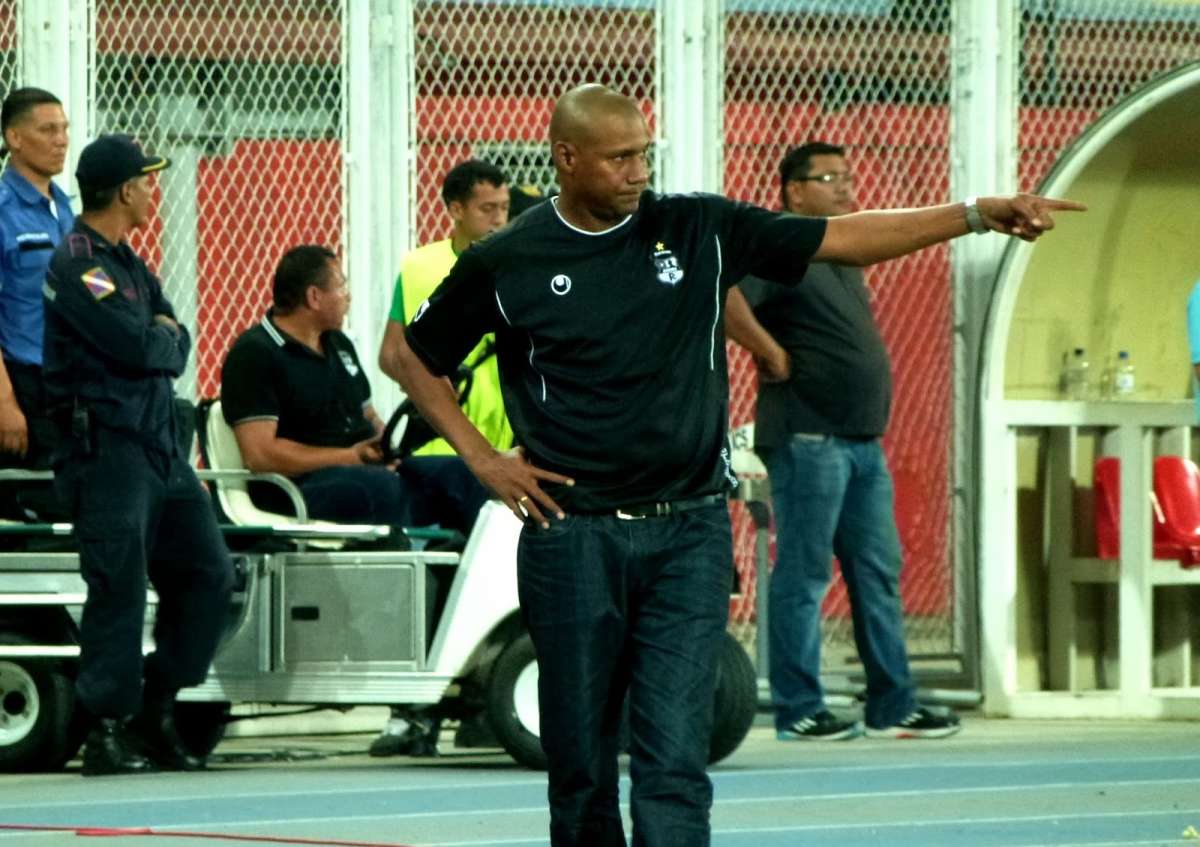 Noel Sanvicente es el entrenador con m&aacute;s t&iacute;tulos en el f&uacute;tbol profesional venezolano, con siete torneos, en su mayor&iacute;a con el Caracas. Foto: Internet