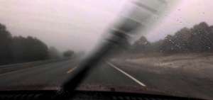 Lluvias y mal tiempo causan incidentes en dos provincias