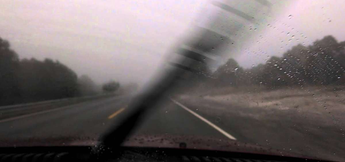 Lluvias y mal tiempo causan incidentes en dos provincias