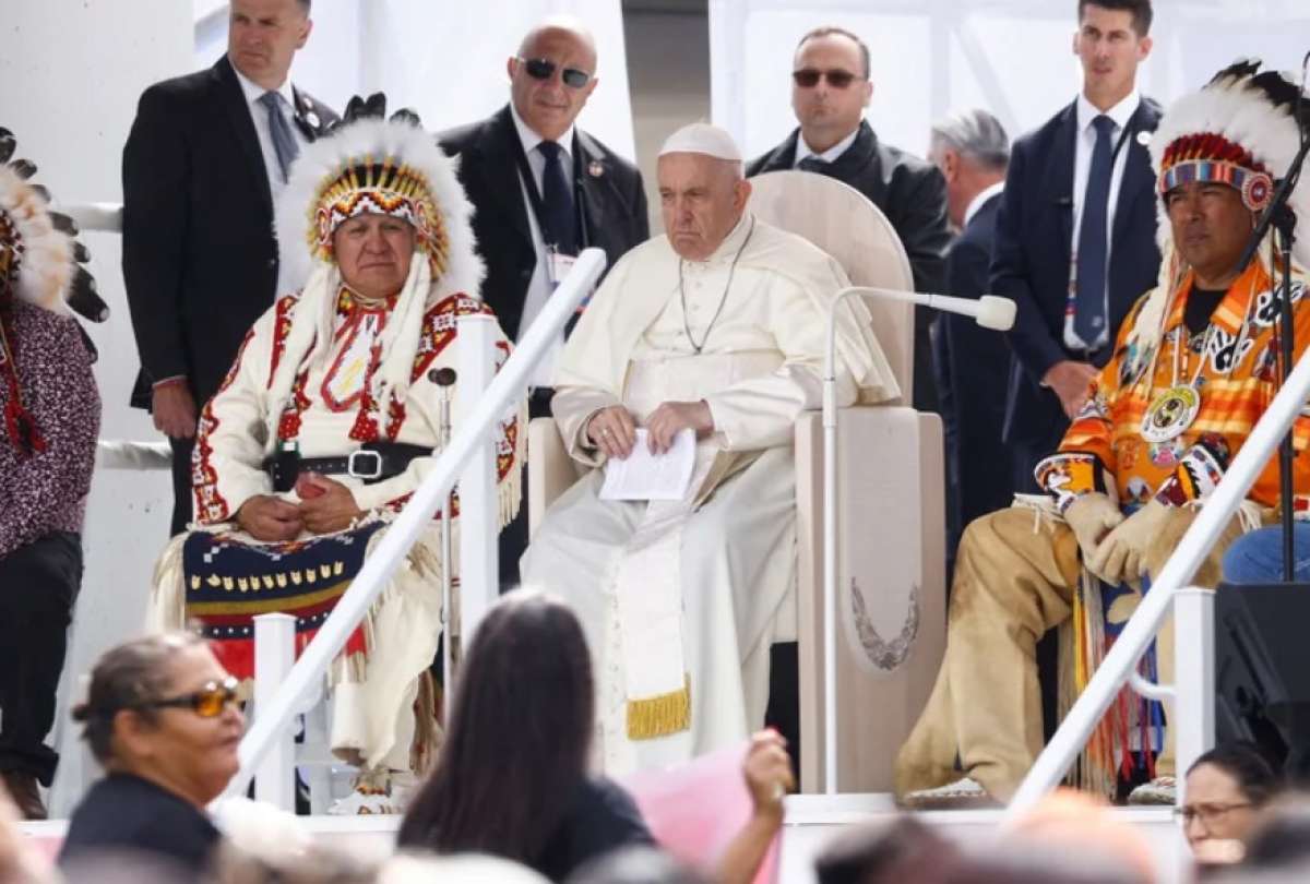 El Papa Francisco se reunió con los pueblos indígenas de Canadá.