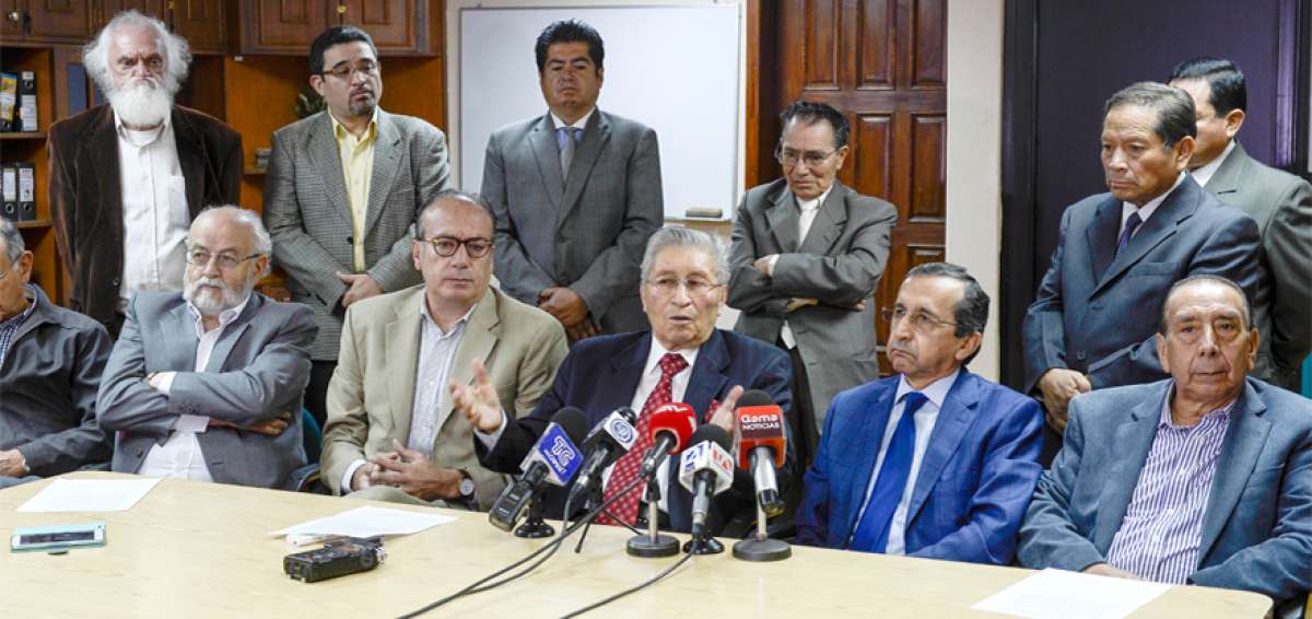 Reaparecen viejas figuras de ID para apoyar a Lasso