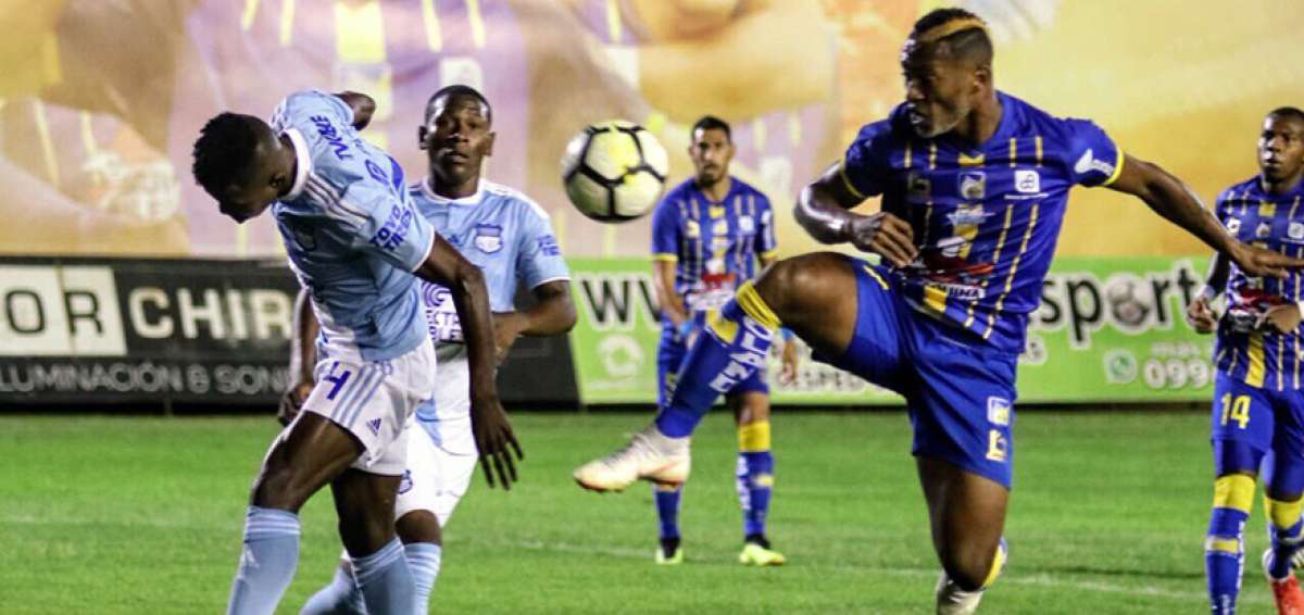 El liderato del campeonato ecuatoriano de f&uacute;tbol sigue en disputa