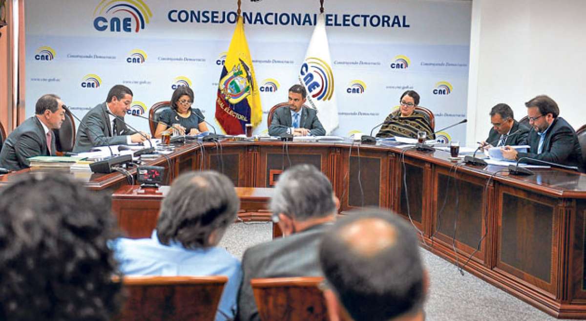 El pleno del CNE prepara actividades con las organizaciones pol&iacute;ticas con miras a las elecciones de 2017. Foto: Archivo