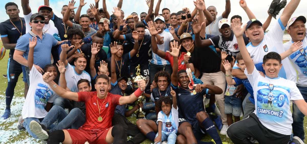 9 de Octubre se coron&oacute; campe&oacute;n de la Segunda categor&iacute;a del Guayas