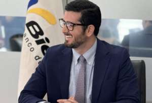 Bernardo Cordovez durante sus funciones en el BIESS.