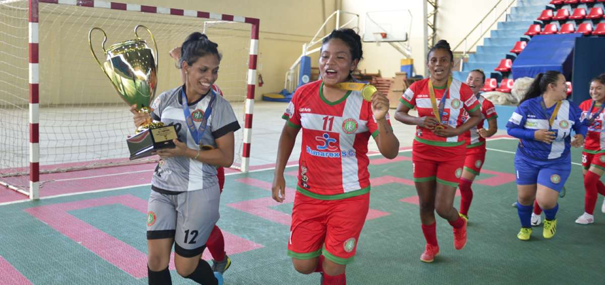 Deportivo Santo Domingo, un campe&oacute;n amateur