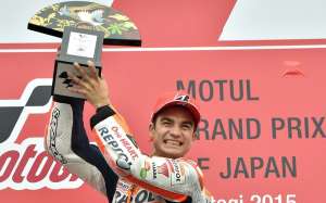 Pedrosa super&oacute; a Rossi y al espa&ntilde;ol Jorge Lorenzo, tercero, ambos de la escuder&iacute;a Yamaha. Foto: Agencia AFP
