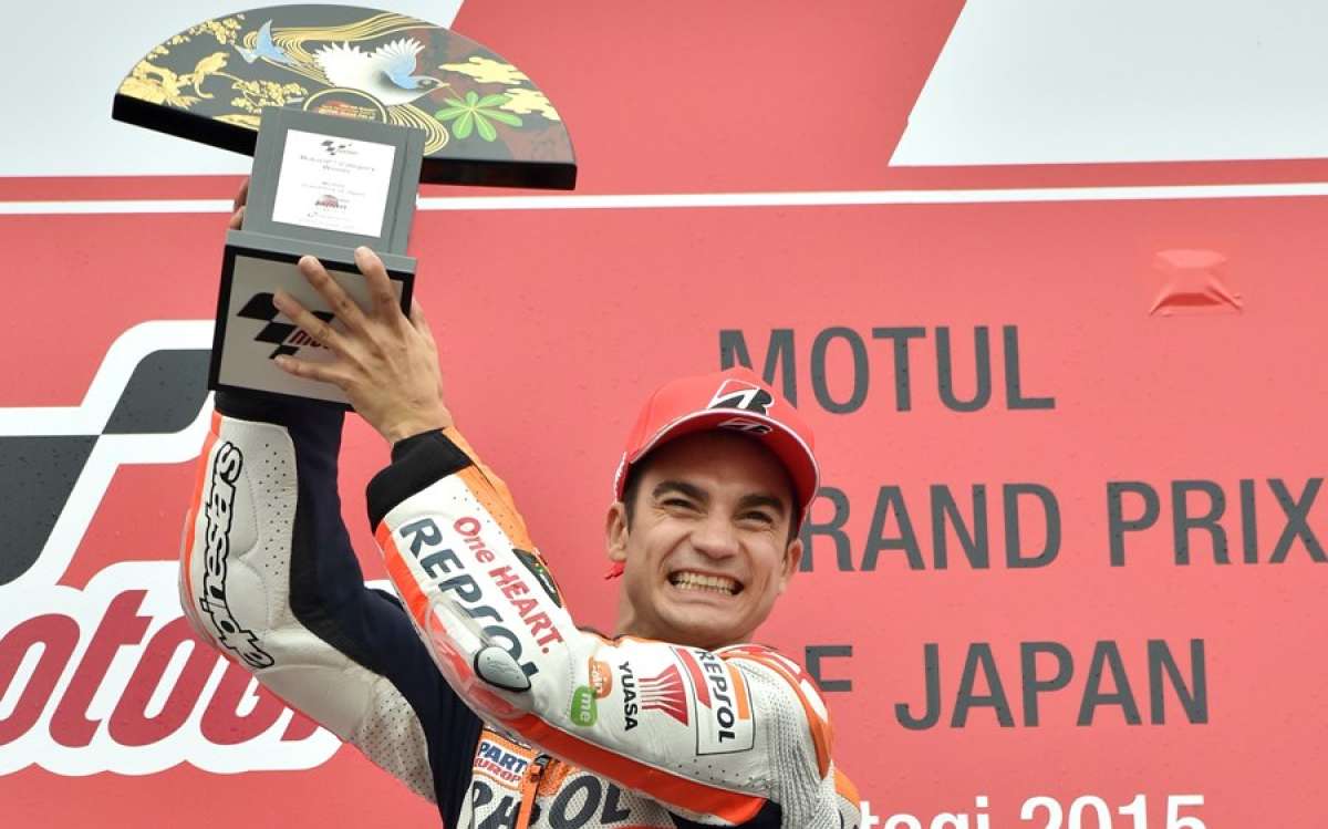 Pedrosa super&oacute; a Rossi y al espa&ntilde;ol Jorge Lorenzo, tercero, ambos de la escuder&iacute;a Yamaha. Foto: Agencia AFP